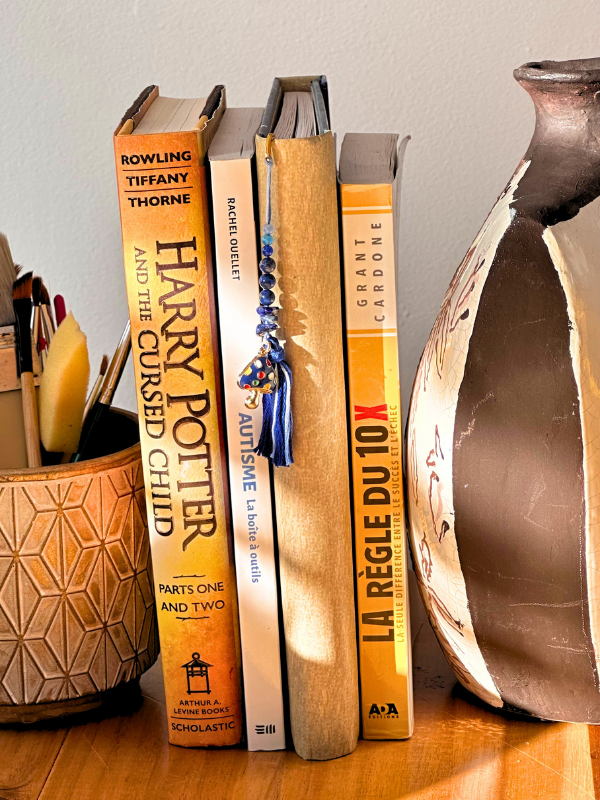 Champignon bleu (doré) - Signet féérique en métal