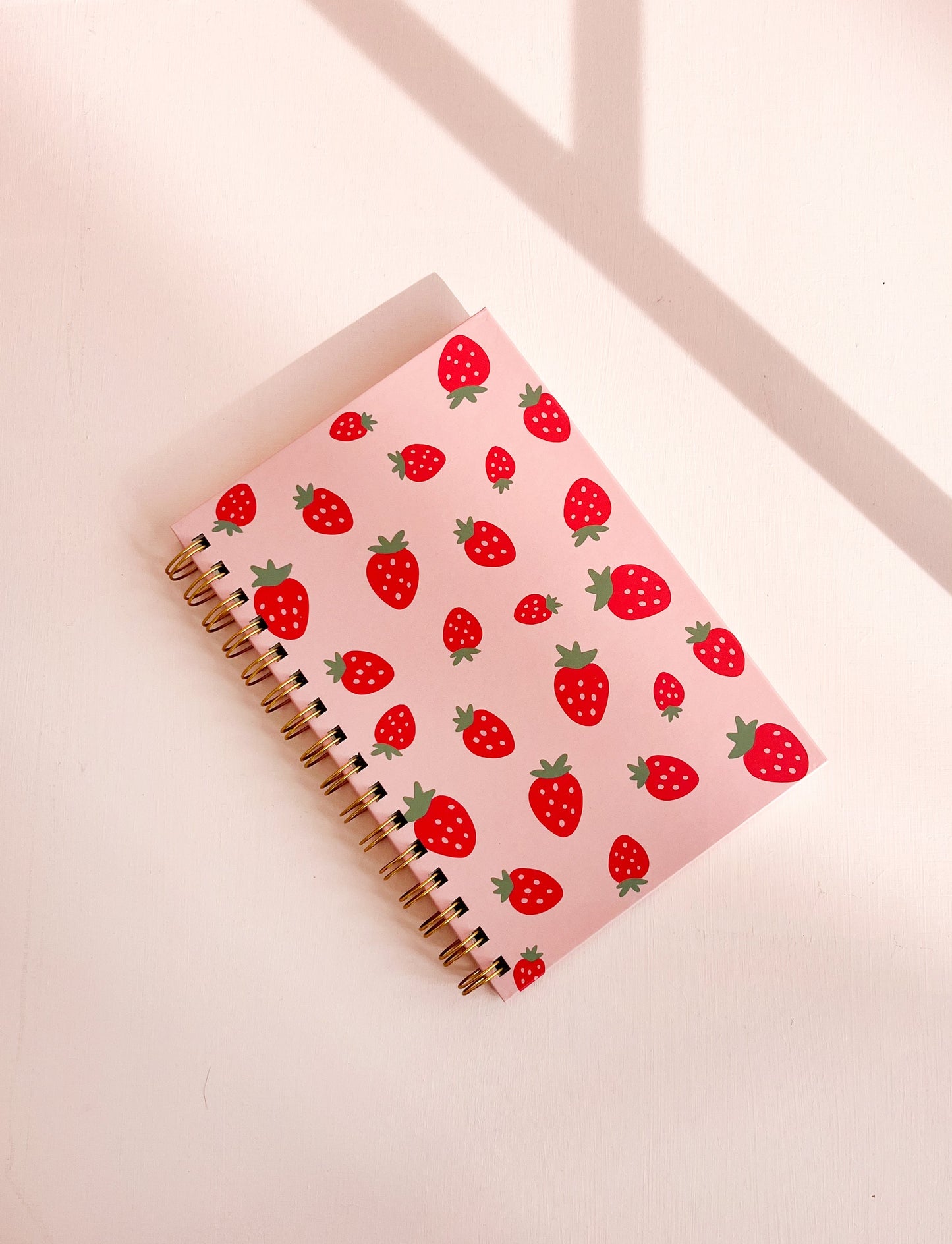 Cahier de notes "Fraises" - MÖMYboutique *frais de livraison*